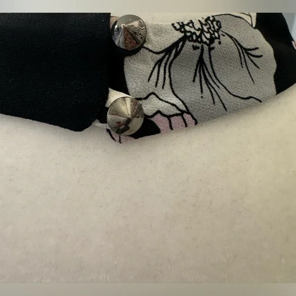 ASTR The Label black floral sheer overlay long sleeve dress. Size XS - Picture 6 of 6